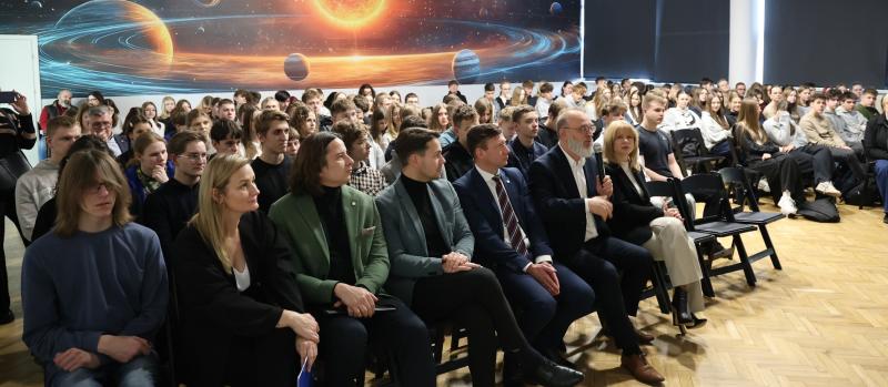 🚀Technologie kosmiczne dla kosmosu i nie tylko - wykład dr. inż. Bartosza Sawika