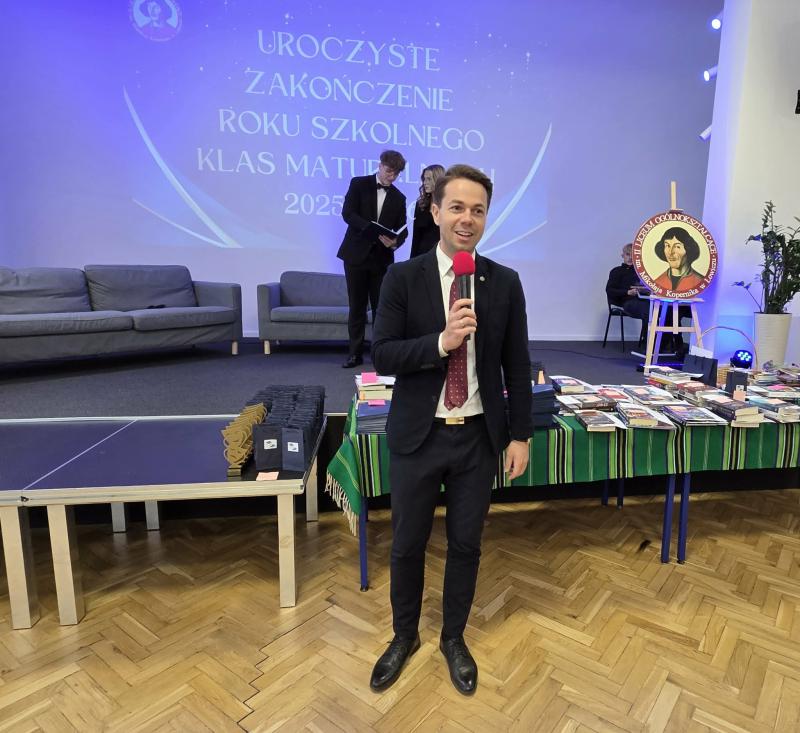 Uroczyste zakończenie roku szkolnego maturzystów w II LO w Łowiczu